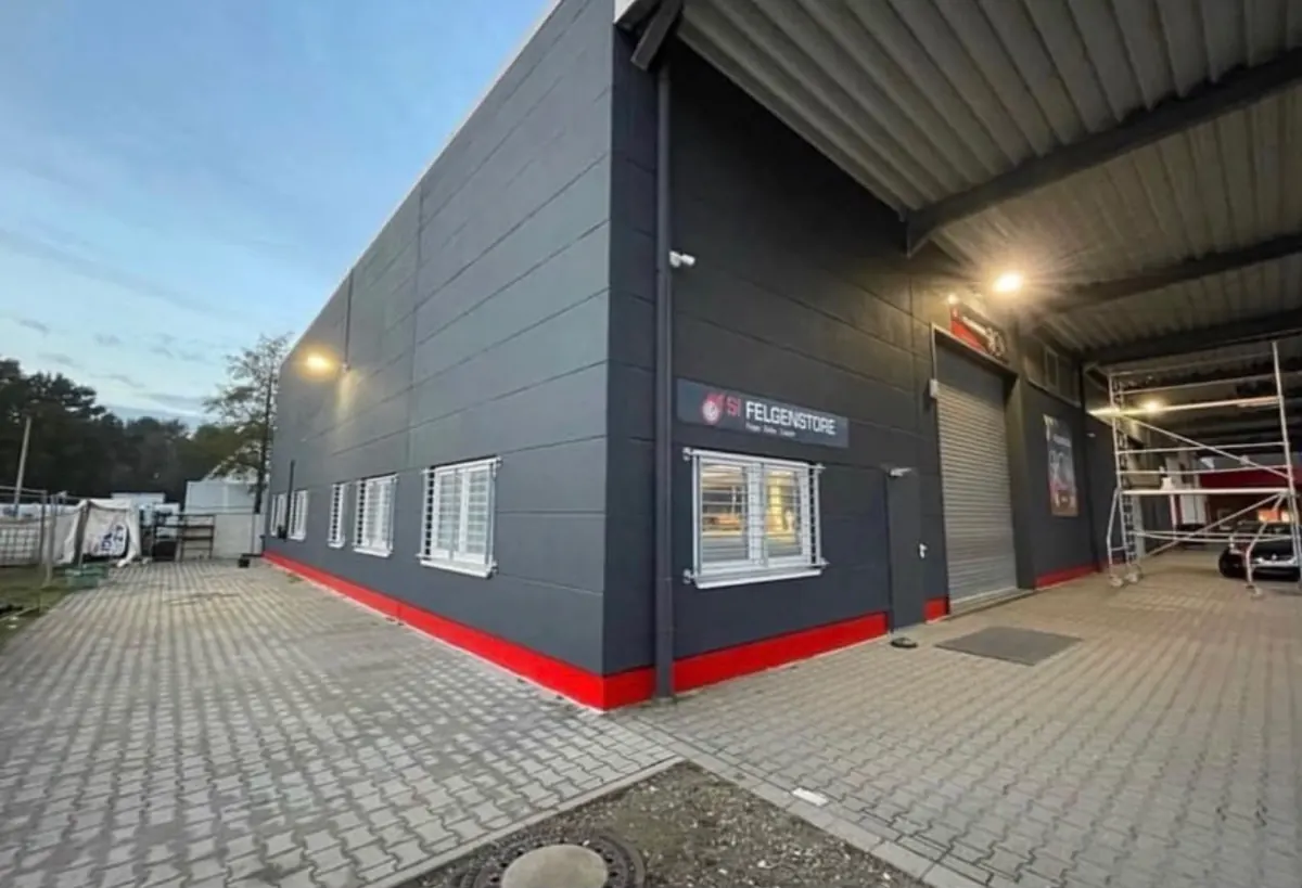 Gewerbehalle nachher